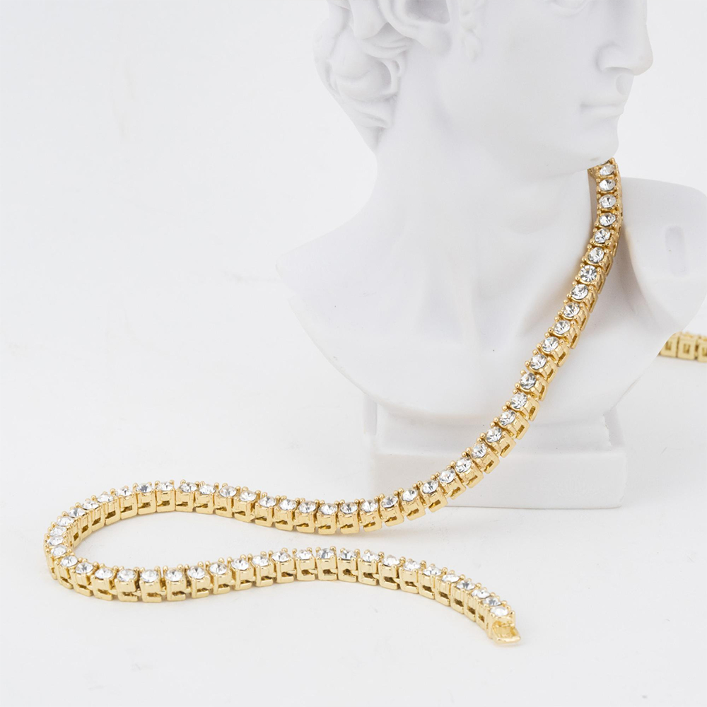 Elegant Gold-Plated Pendant Necklace – Timeless Fashion Jewelry for Women